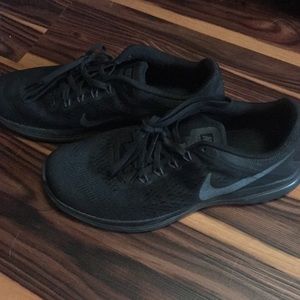 LIKE NEW Nike flex running shoes